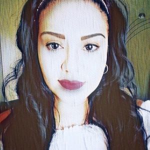 Meet your Posher, Ana laura